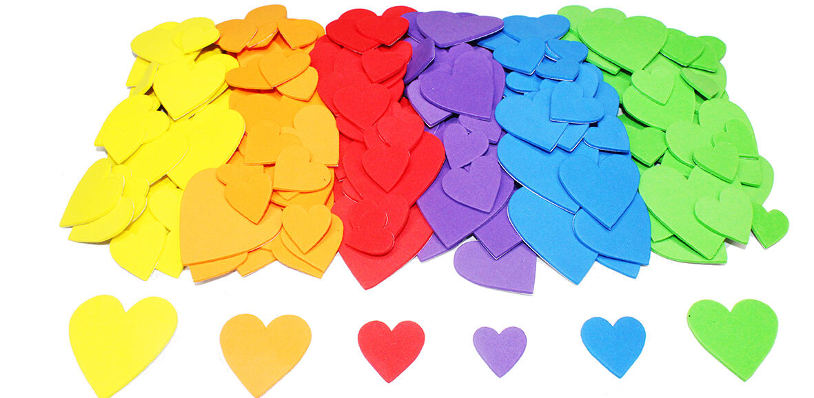 Sachet de 200 cœurs tailles et couleurs assortis en mousse adhésifs