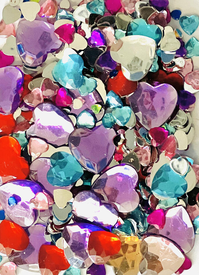 Assortiment de 450 pierres décoratives cœurs - Couleurs et tailles assorties