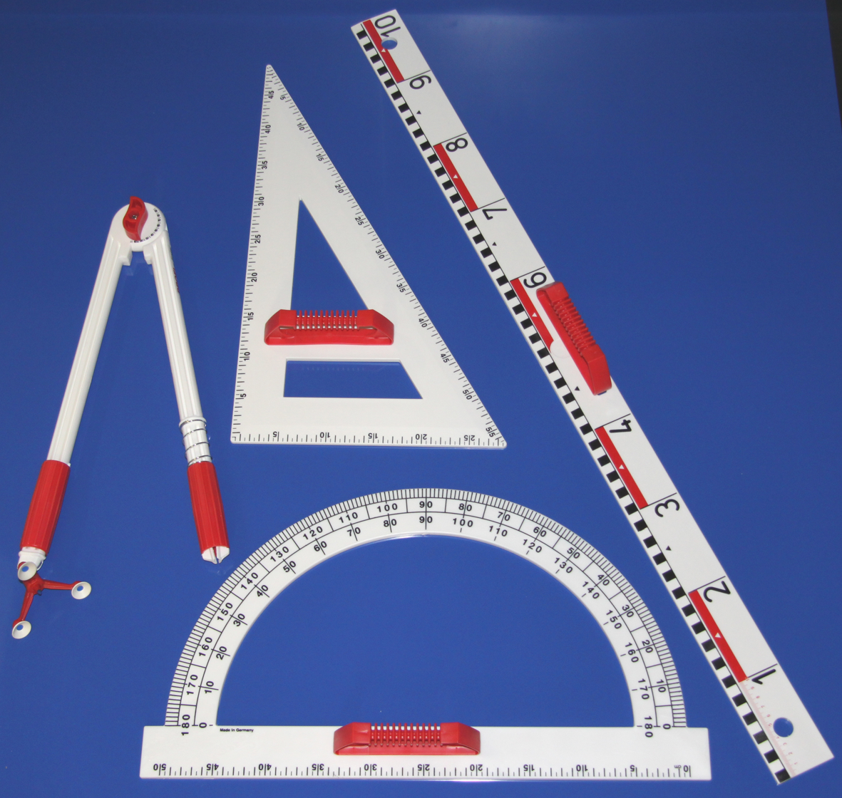 1242 - Set de traçage magnétique plastique : 1 règle, 1 équerre, 1  rapporteur et 1 compas
